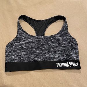 VS Victoria’s Secret Grey The Player Sports Bra